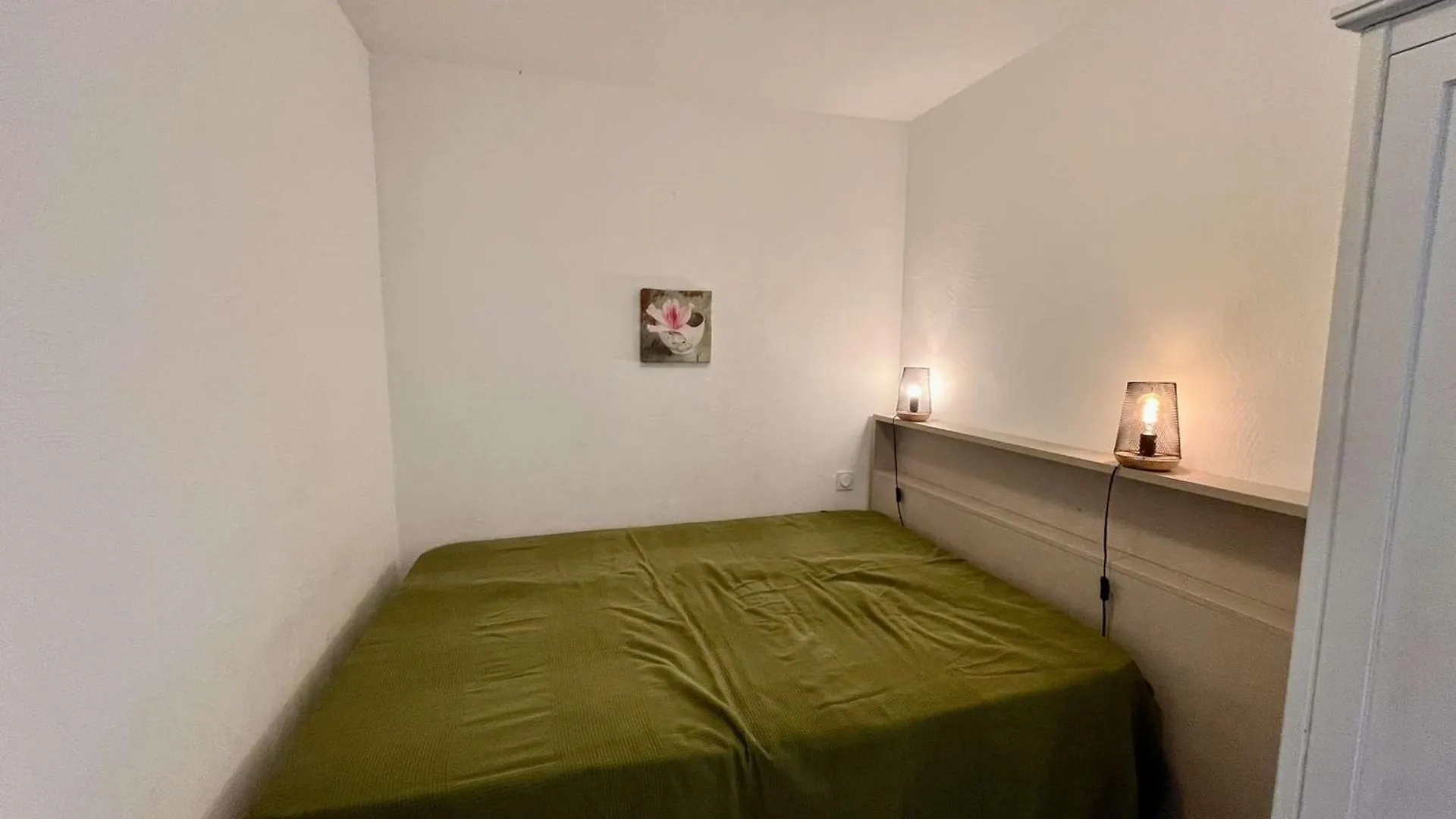 Appartement 2 Pieces Avec Jardinet A Cavalaire-Sur-Mer - Fr-1-226B-230 0*,  فرنسا